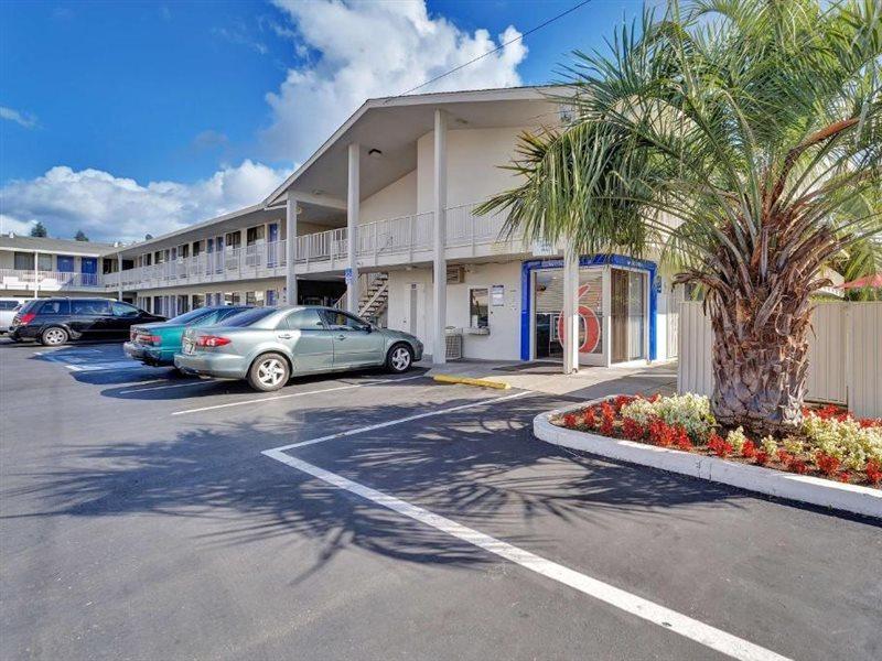 Park Inn By Radisson, Santa Rosa South Екстериор снимка